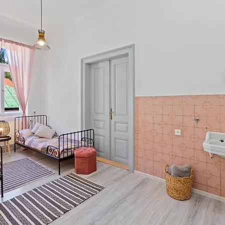 Apartment Antik *